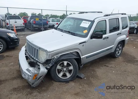 2008 Jeep Liberty Sport z USA, uszkodzony, nr VIN 1J8GN28K98W102934